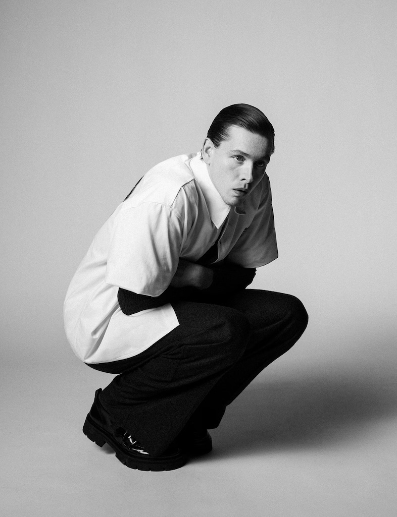 harris dickson crouching